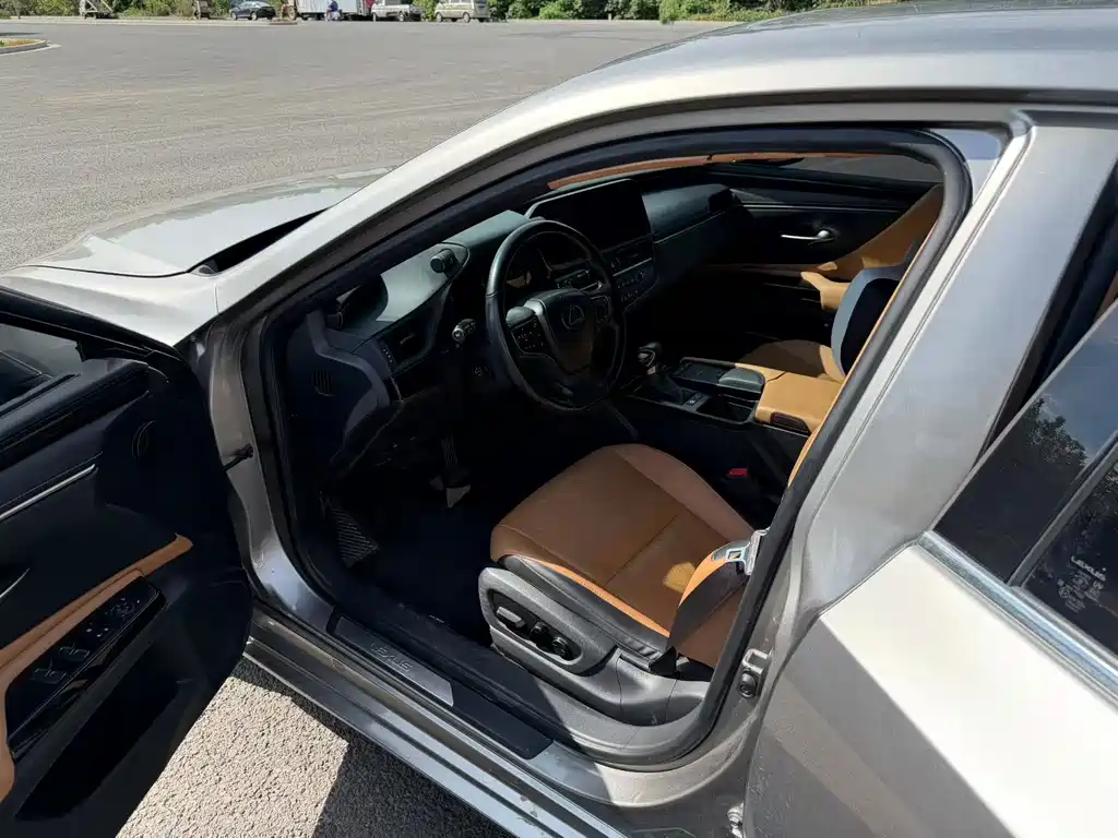 Lexus ES — миниатюра 4