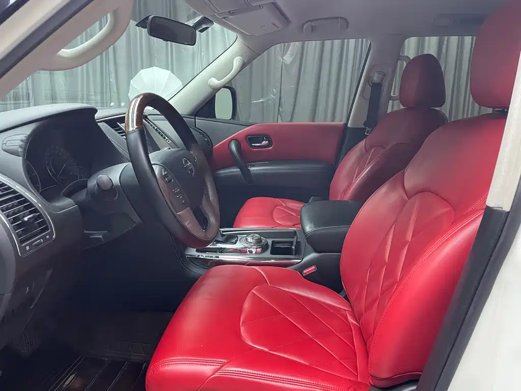 Nissan Patrol 2017 4.0L AT