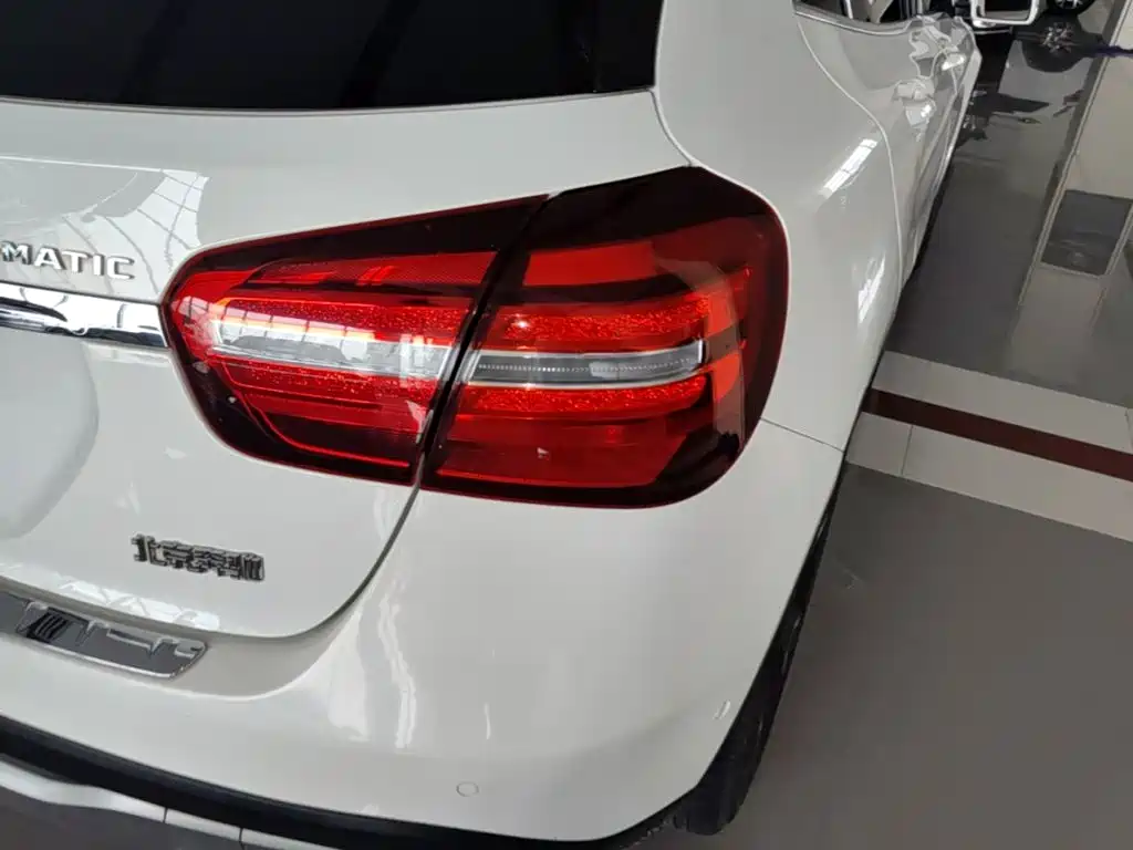 Mercedes-Benz GLA — миниатюра 8
