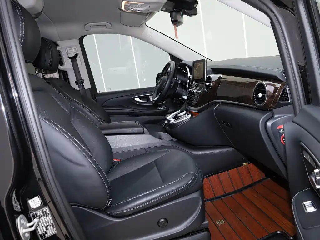 MERCEDES-BENZ V CLASS