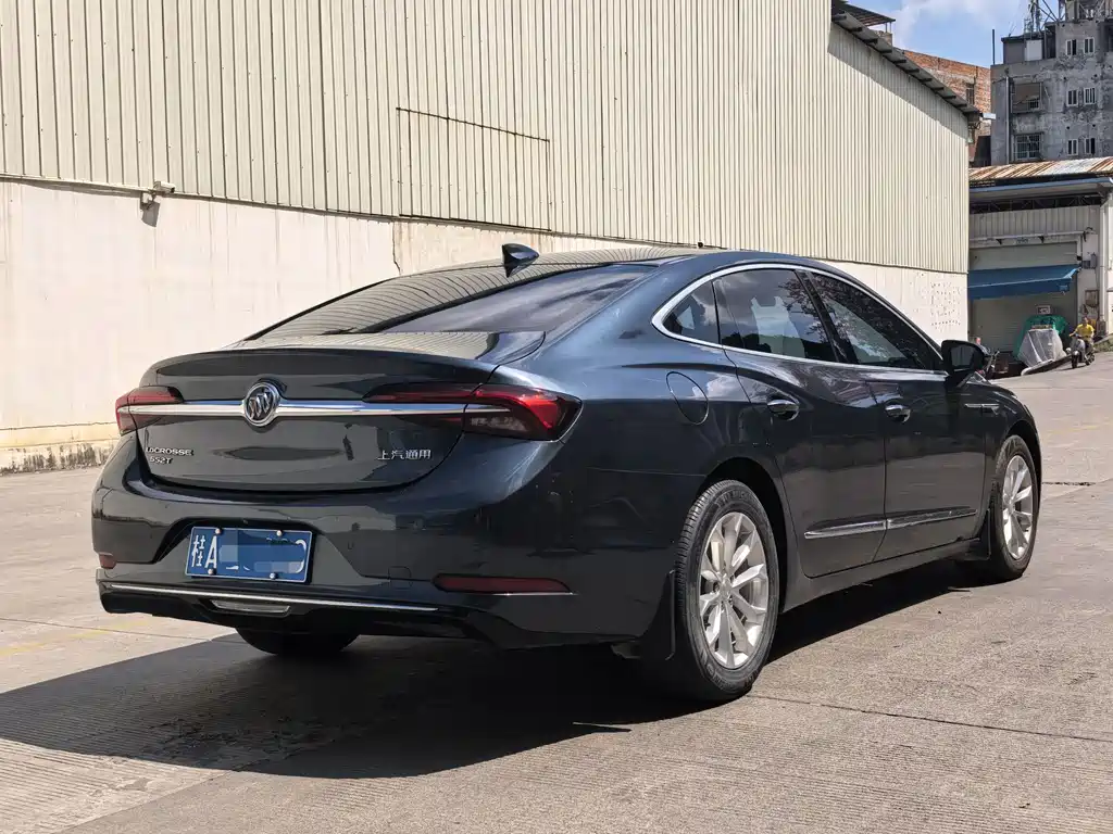 Buick LaCrosse — миниатюра 3