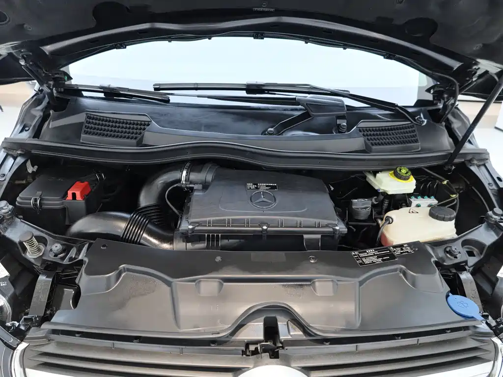 MERCEDES-BENZ V CLASS