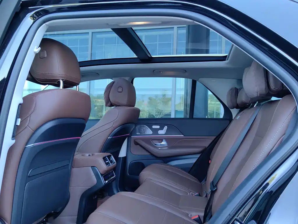 Mercedes-Benz GLE (Import) — миниатюра 8