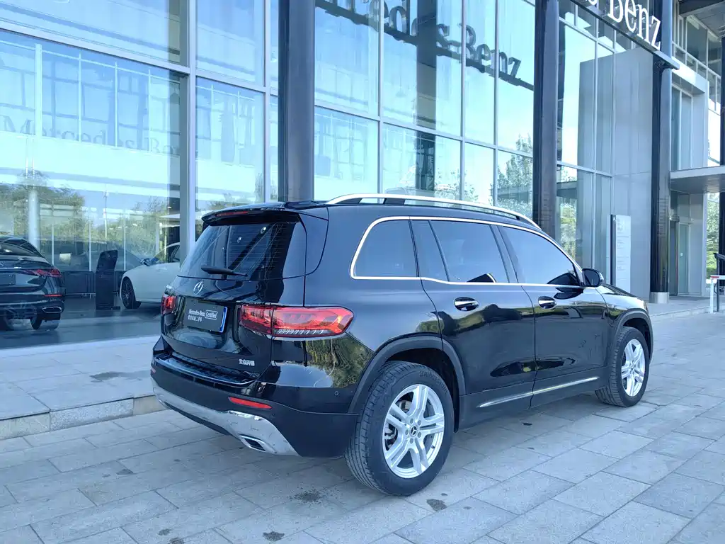 Mercedes-Benz GLB — миниатюра 4