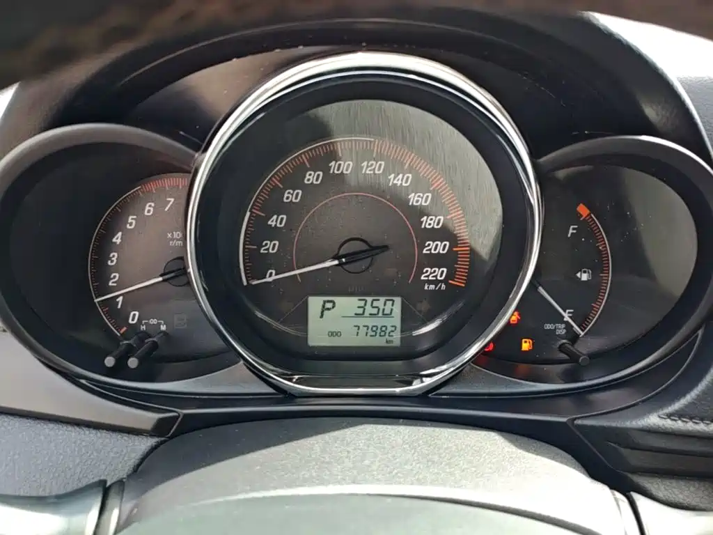 Toyota Yaris L — миниатюра 12