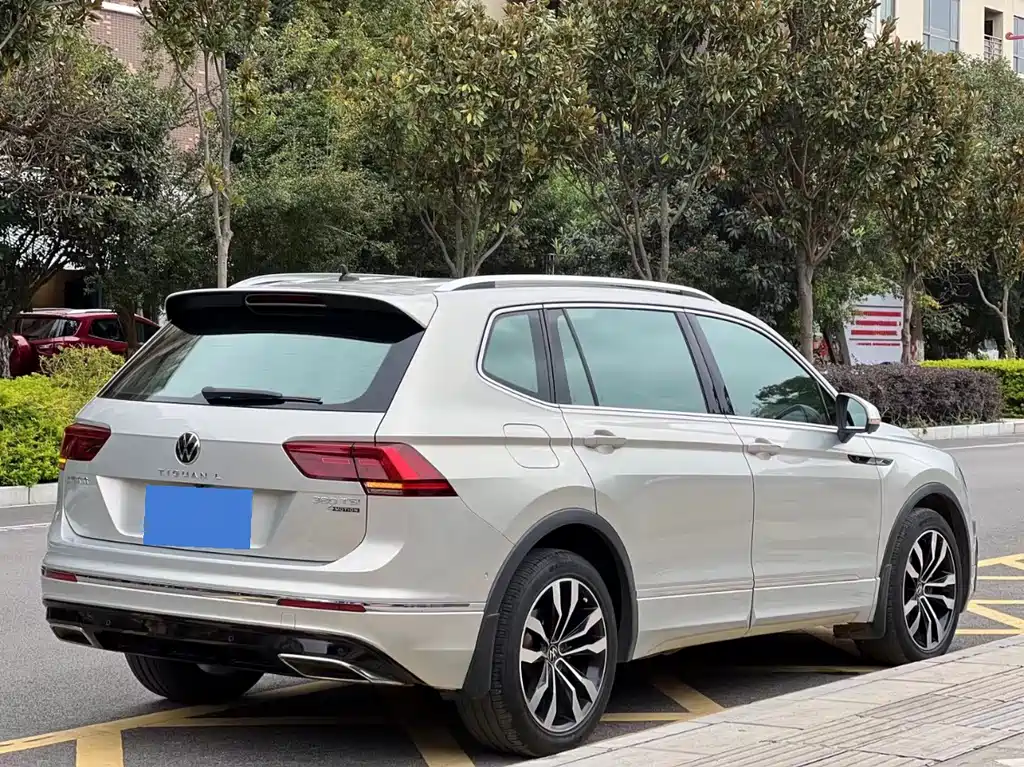 Volkswagen Tiguan L L 2021 330TSI AT R-Line Flagship