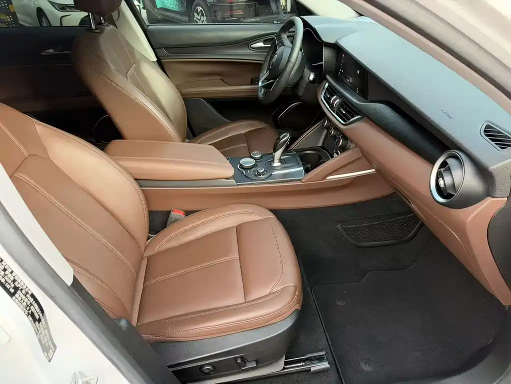 Alfa Romeo Stelvio — миниатюра 7
