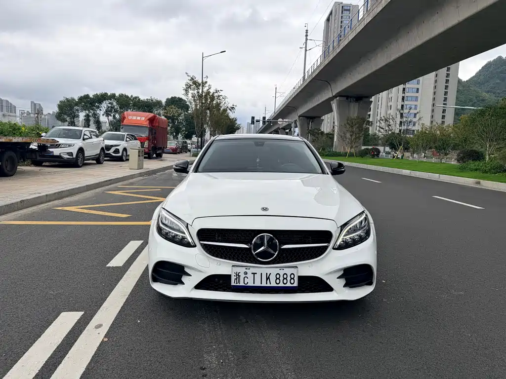 Mercedes-Benz C-Class — миниатюра 2