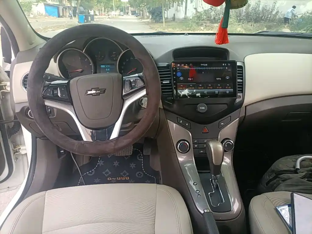 Chevrolet Cruze — миниатюра 10