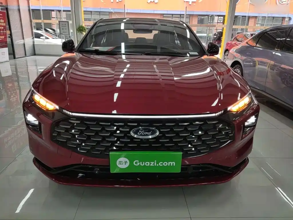 Ford Mondeo 2025 2.0T EcoBoost