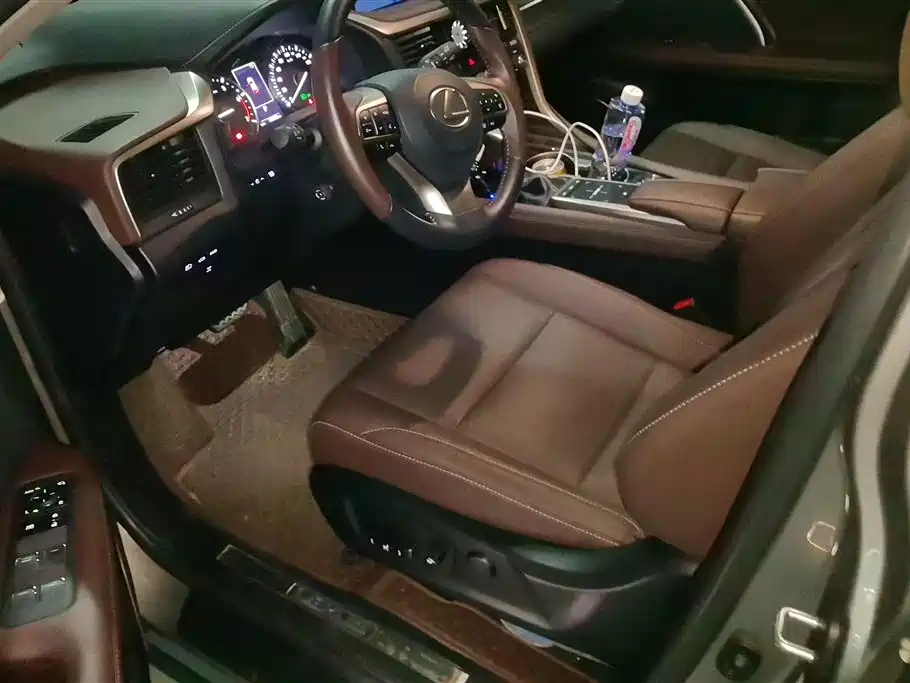 Lexus RX 2021 300