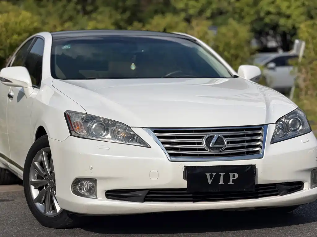 Lexus ES — миниатюра 11