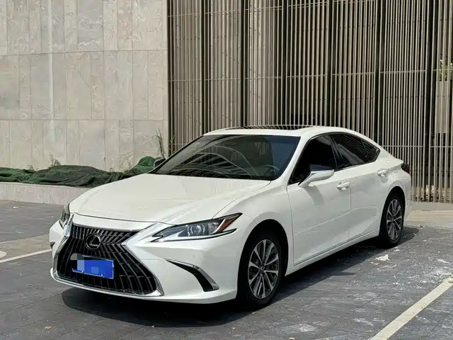LEXUS  ES 2024