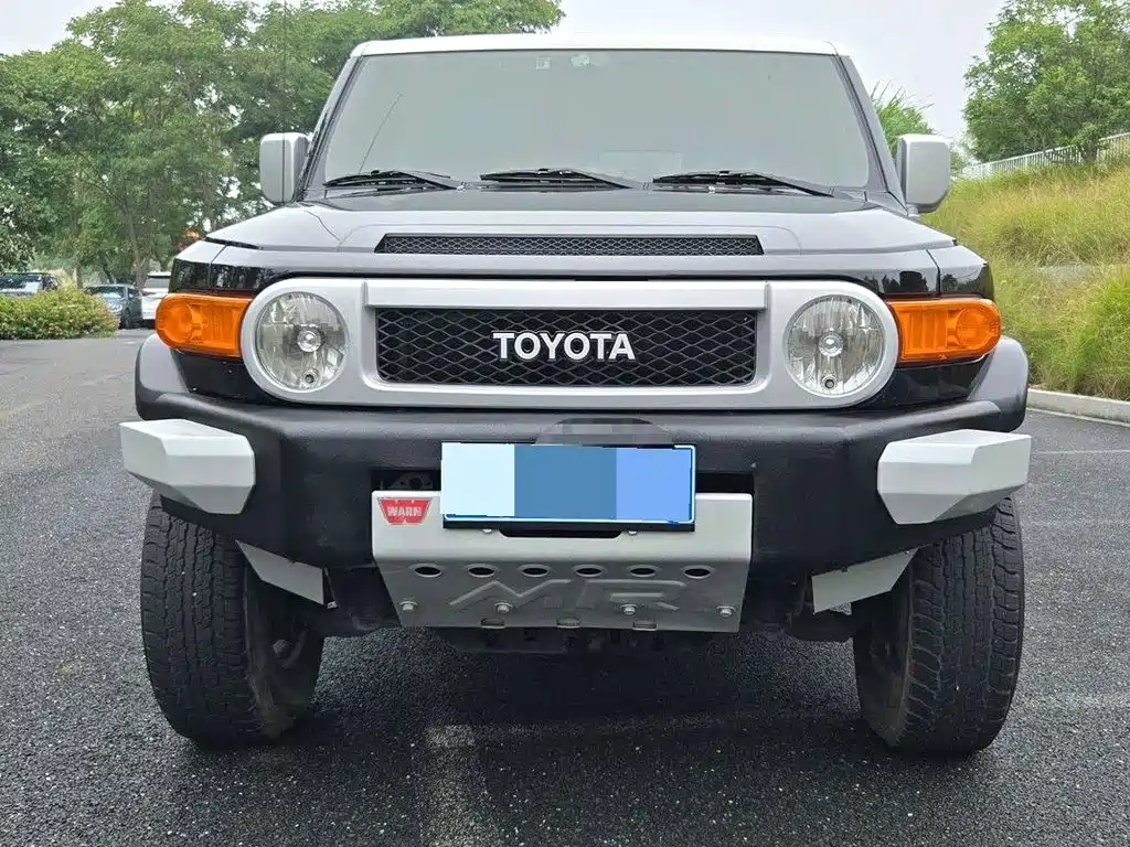 Toyota FJ Cruiser — миниатюра 2