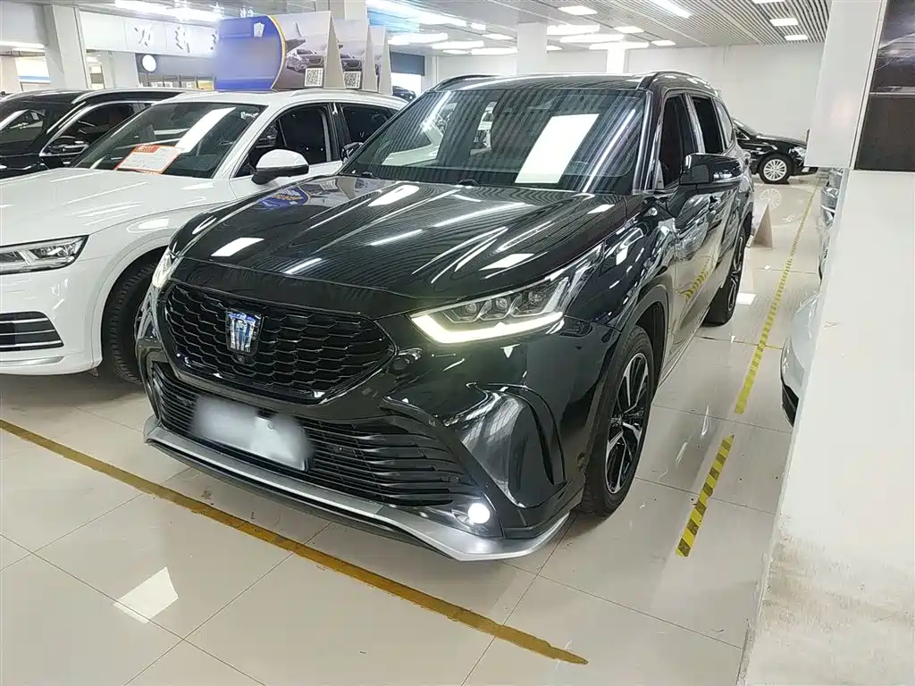 Toyota Crown Kluger 2022