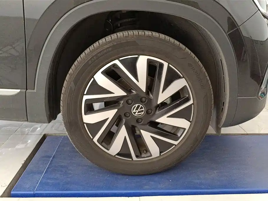 Volkswagen Tayron 2025 300TSI