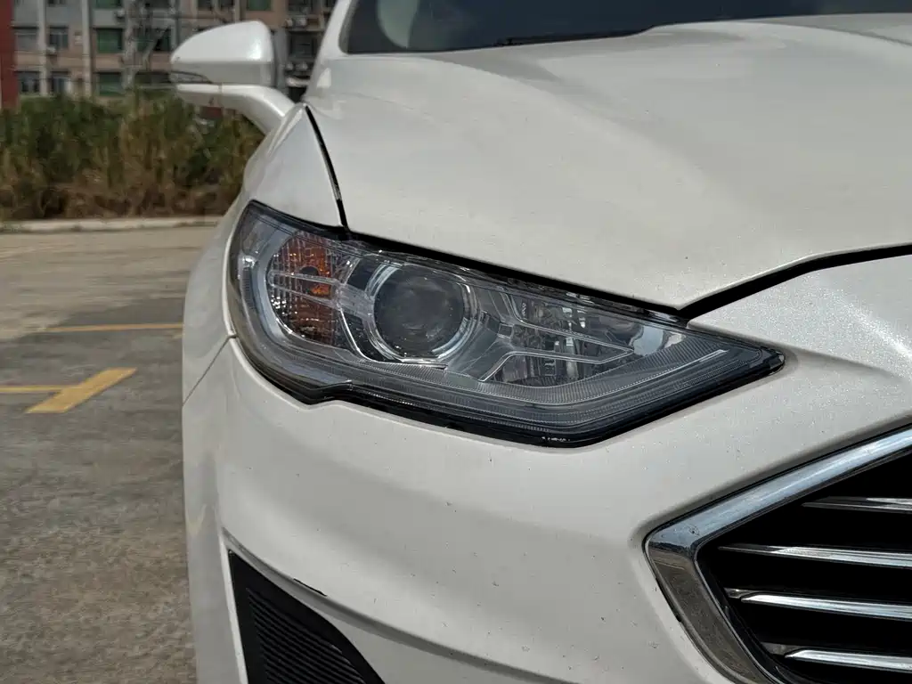 Ford Mondeo — миниатюра 4