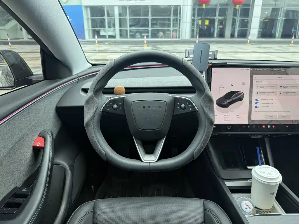 Tesla Model 3 — миниатюра 13