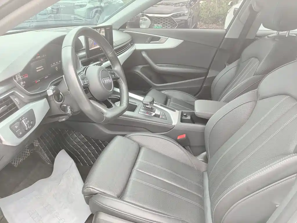 Audi A4L 2024 40 TFSI Luxury