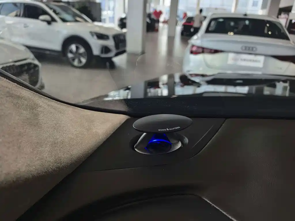 Audi Q7 — миниатюра 11