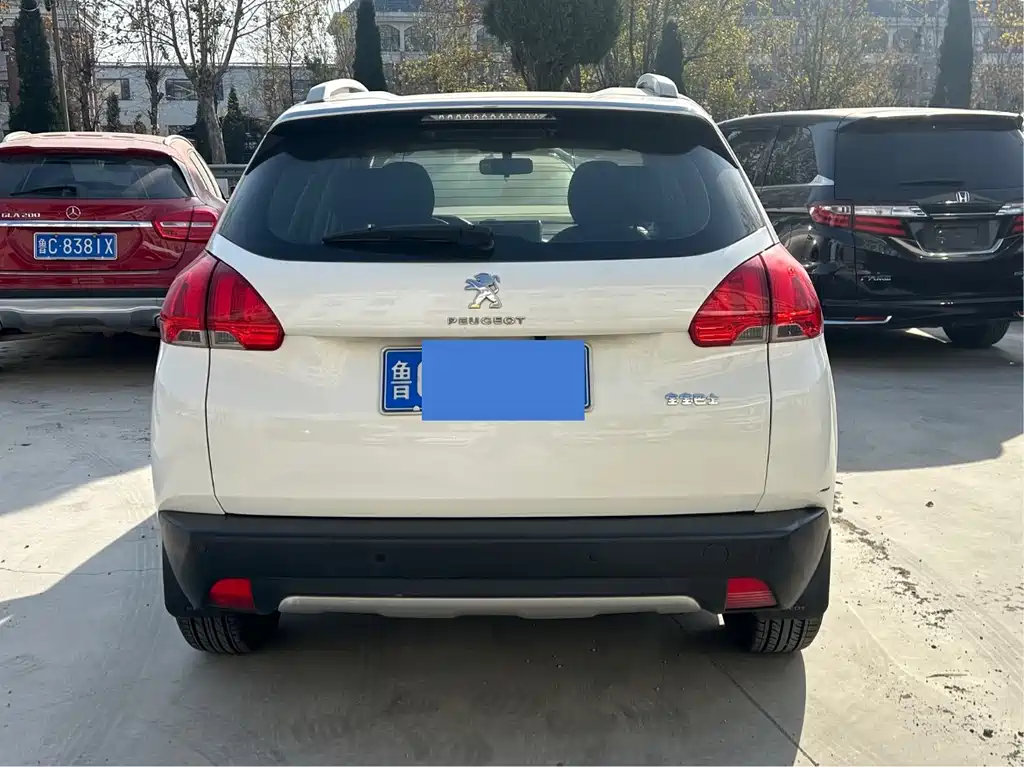 Peugeot 2008 2014 1.6L MT