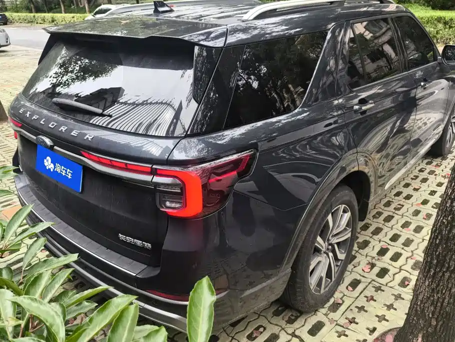 Ford Explorer — миниатюра 3