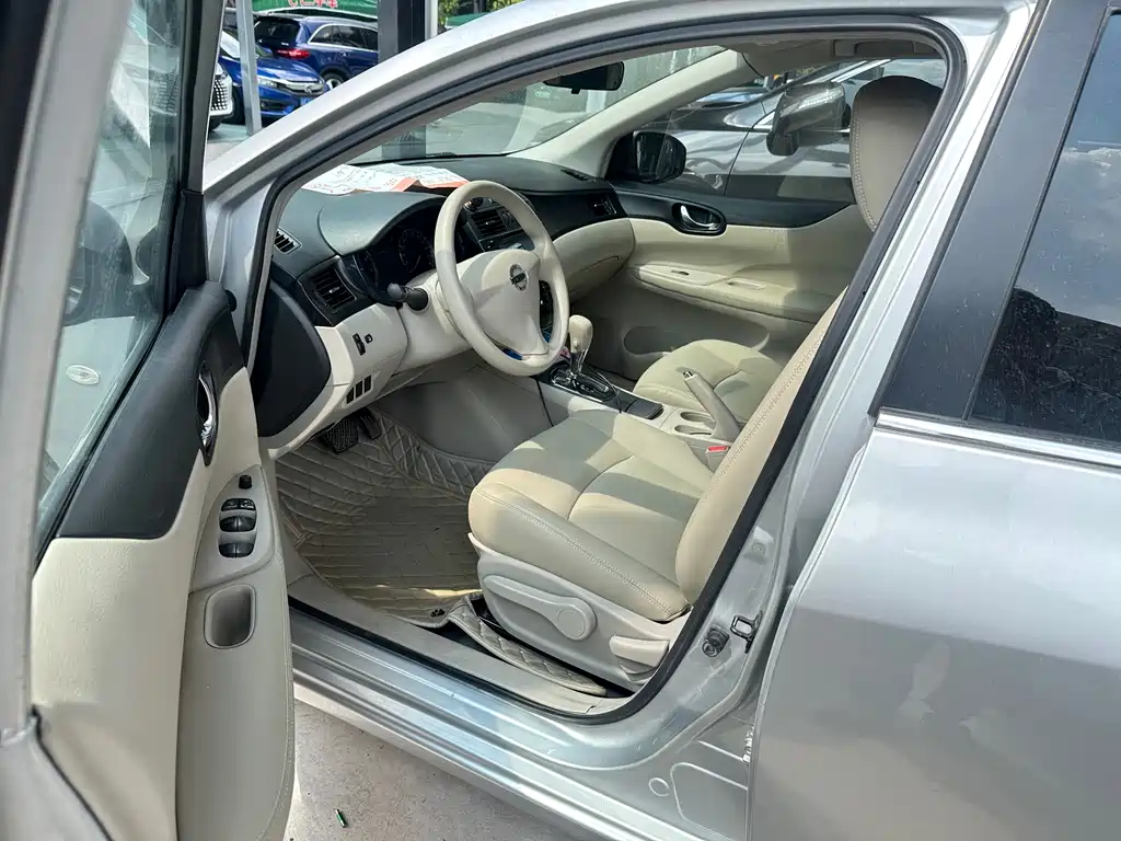 Nissan Tiida — миниатюра 4