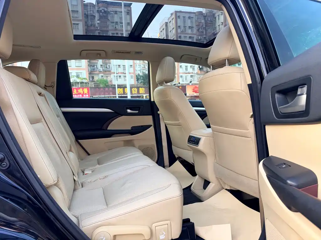 Toyota Highlander — миниатюра 13