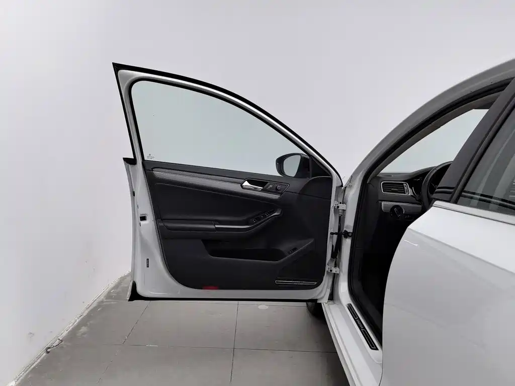 Volkswagen Sagitar — миниатюра 8