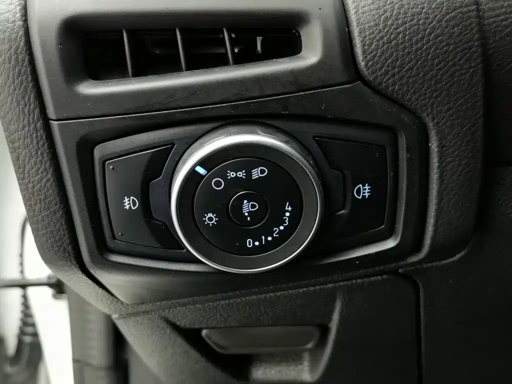 Ford Focus — миниатюра 21