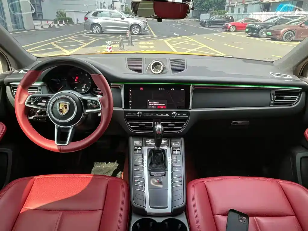 Porsche Macan — миниатюра 3