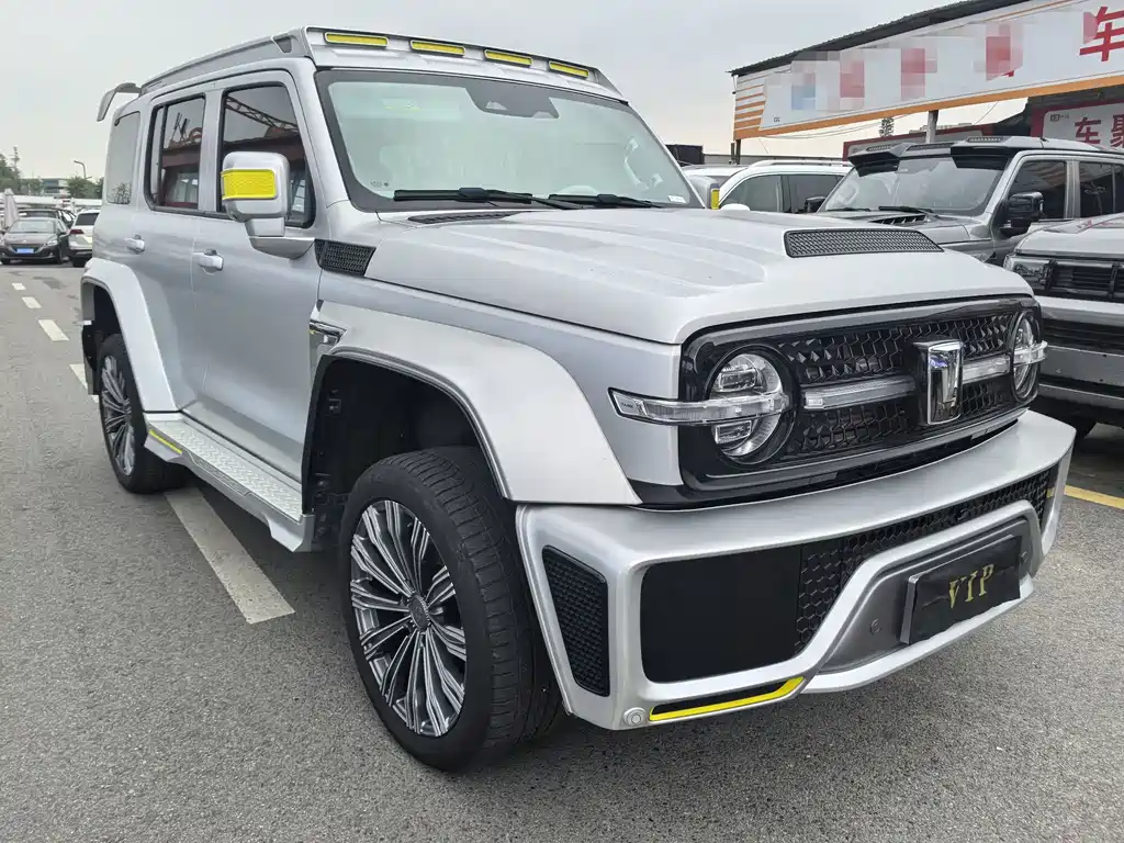 TANK CO CREATION TANK 300