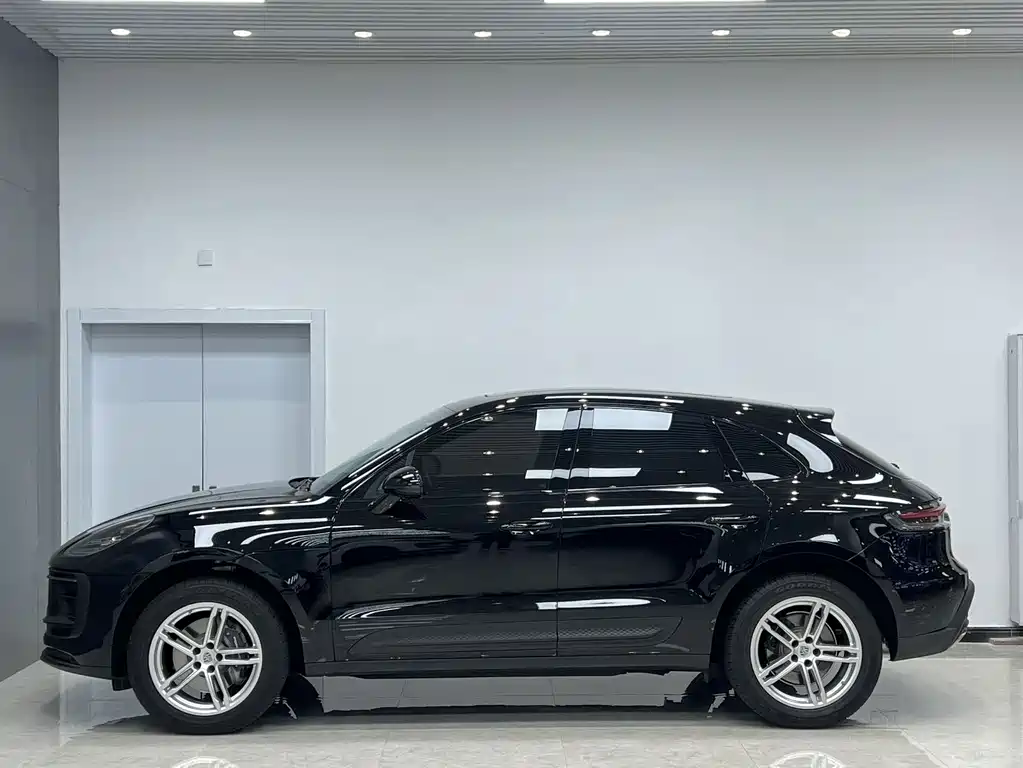 Porsche Macan — миниатюра 7