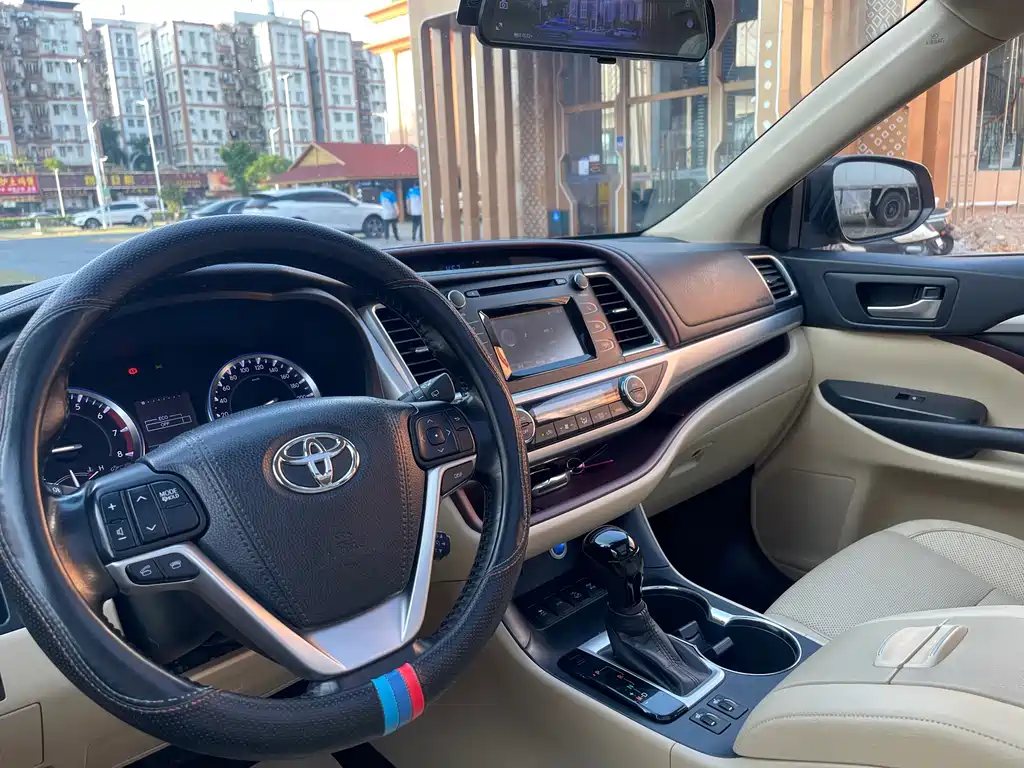 Toyota Highlander — миниатюра 16