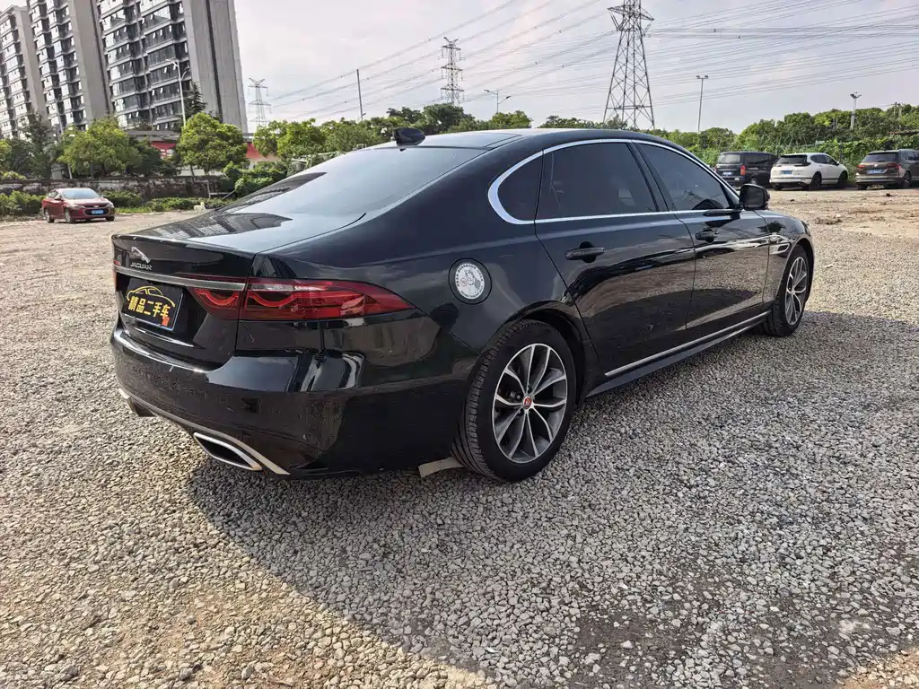 Jaguar XFL — миниатюра 9