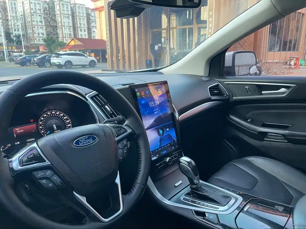 Ford Edge — миниатюра 16