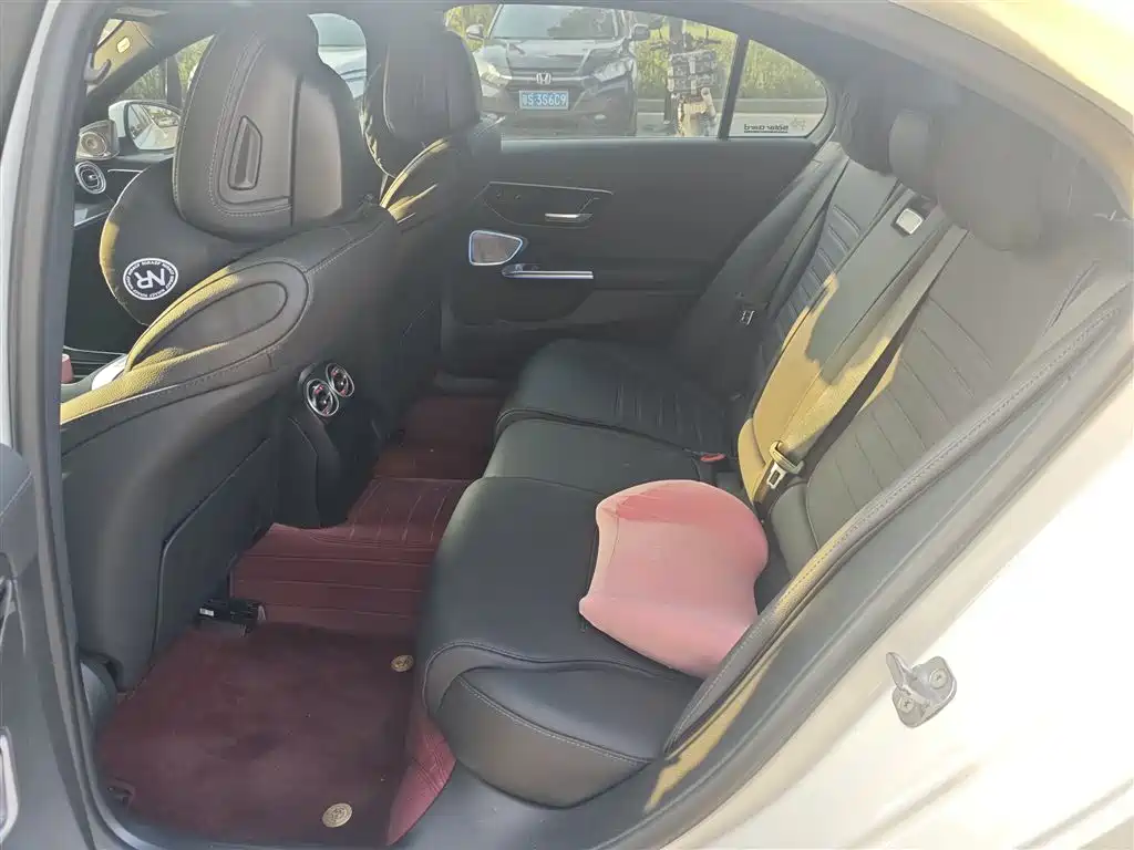 Mercedes-Benz C-Class — миниатюра 3