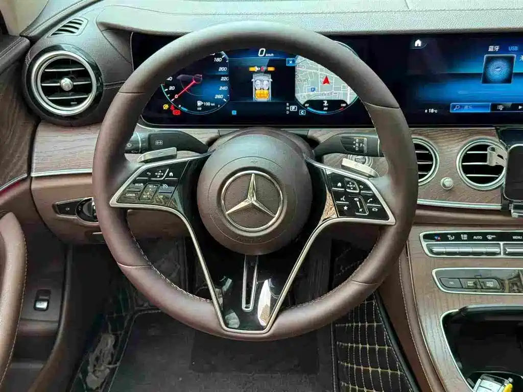 Mercedes-Benz E-Class — миниатюра 6