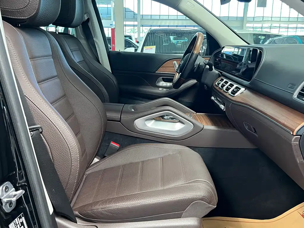 Mercedes-Benz GLS — миниатюра 14