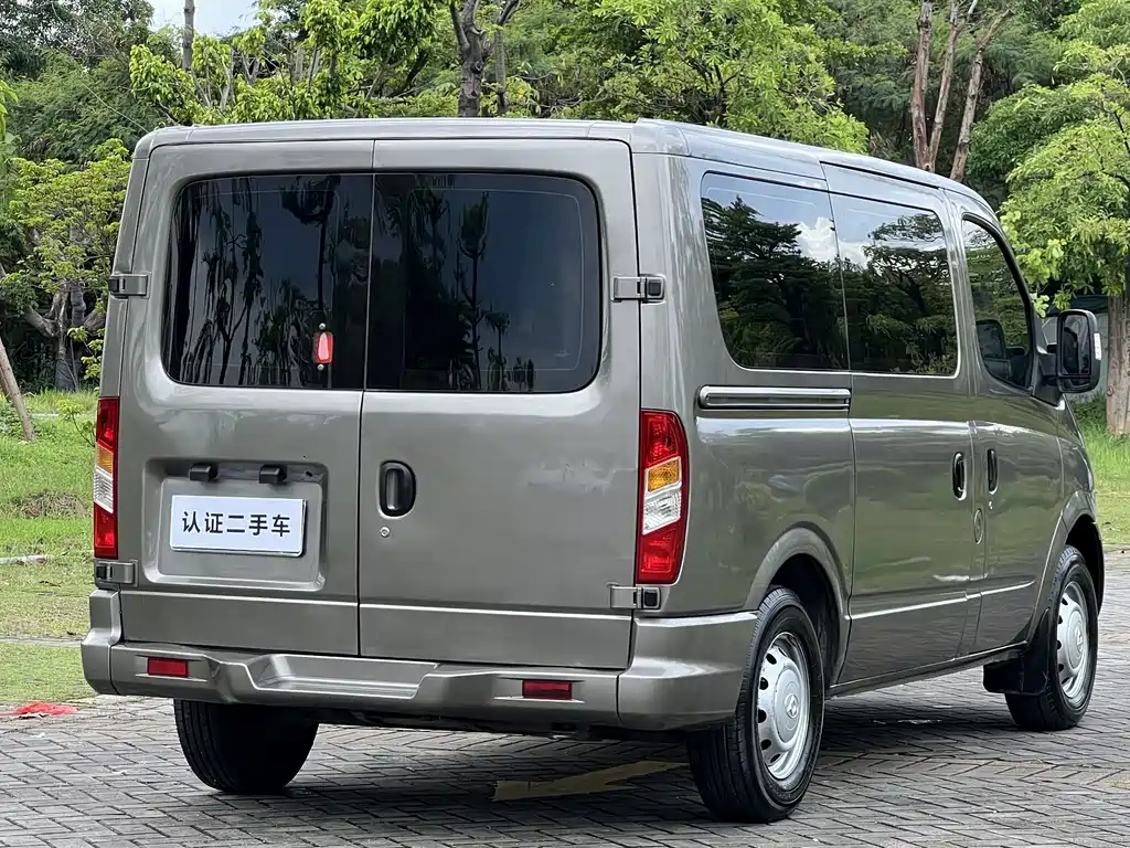 MAXUS V80 — миниатюра 16