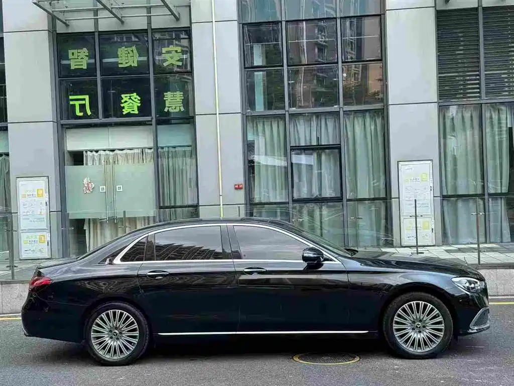 Mercedes-Benz E-Class — миниатюра 4