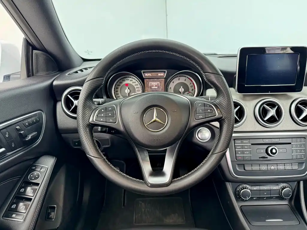 Mercedes-Benz CLA (Import) — миниатюра 16
