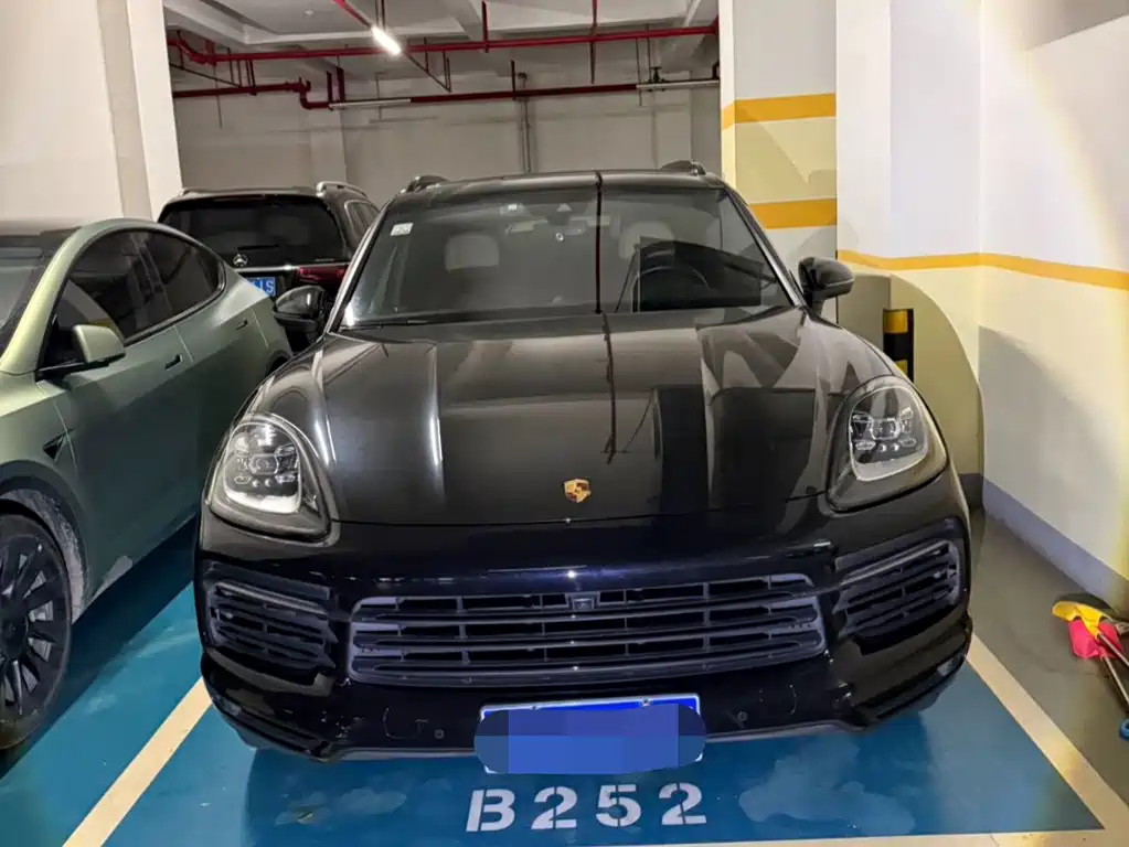 Porsche Cayenne — миниатюра 12