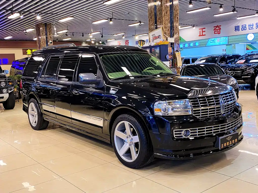 Купить Lincoln Navigator