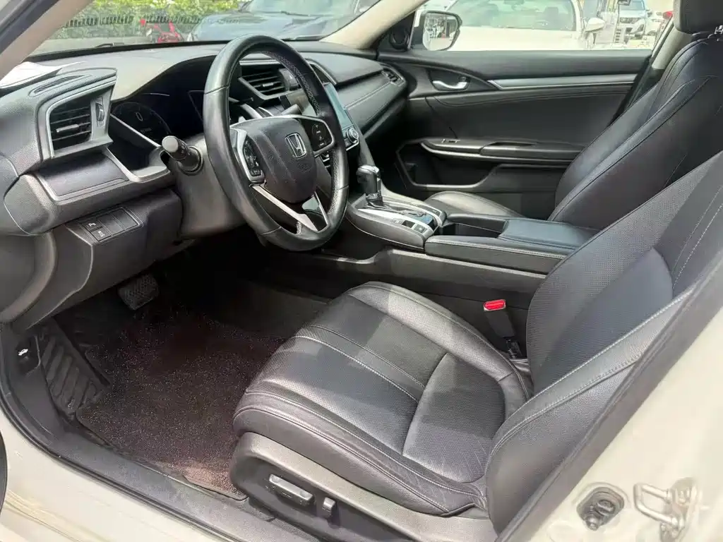 Honda Civic 2016 220TURBO CVT Luxury
