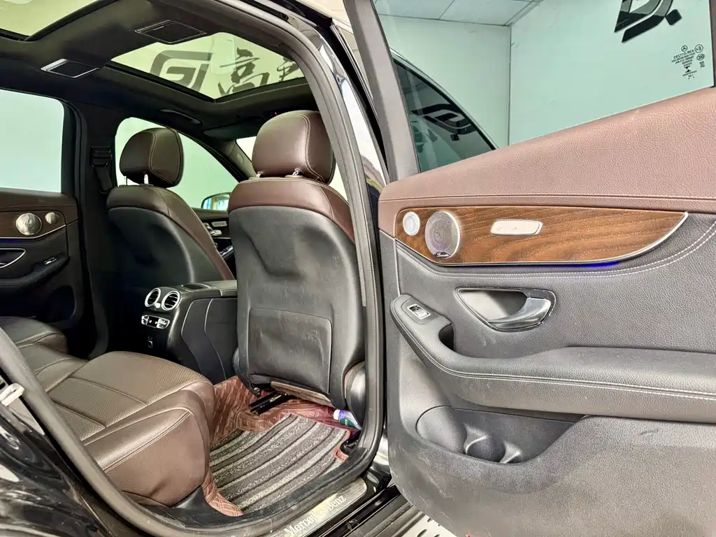 Mercedes-Benz GLC — миниатюра 12