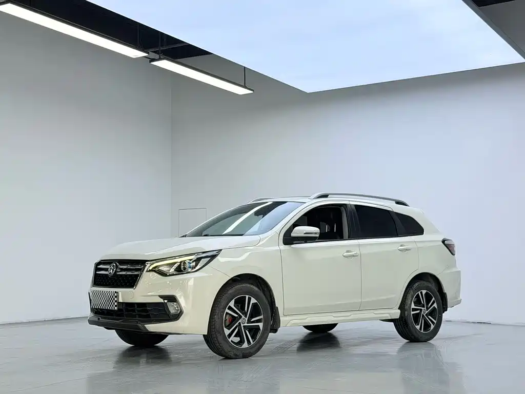 Купить Venucia T70