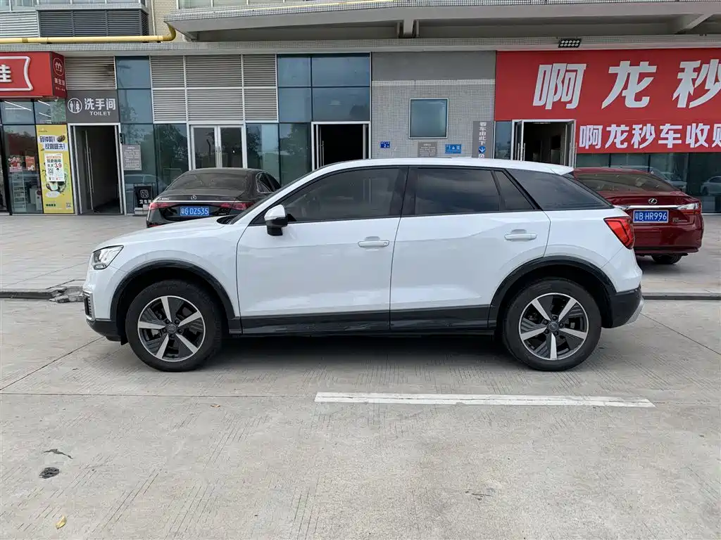 Audi Q2L e-tron — миниатюра 3