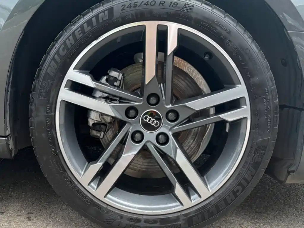 Audi A4L — миниатюра 24