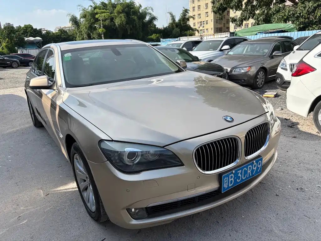 BMW 7 Series — миниатюра 3